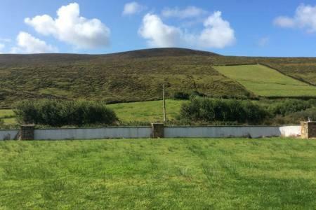 Beautiful Home On Lake Carrowmore Belmullet Exterior foto